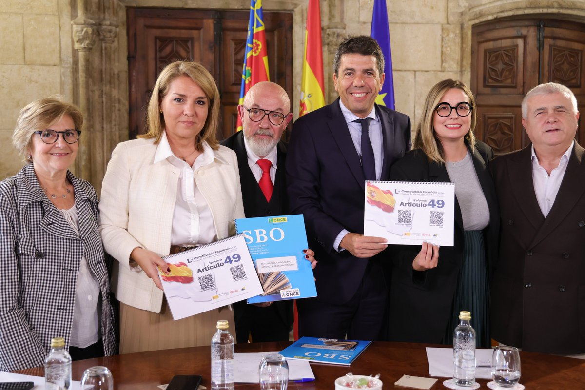 @carlos_mazon_ @luis_vano @CERMICV @GVAIgualtat @SusanaCamarero ✅La nova redacció de la Carta Magna va substituir la paraula disminuït per persona amb discapacitat 📢@carlos_mazon_ manifesta que s'aconseguix que des de poders públics s'impulsen polítiques per a la seua plena autonomia personal i inclusió social 📋breu.gva.es/b/HPDUrzKNU5