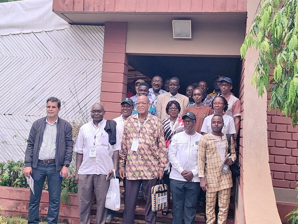 🌍🌟 Exciting times at #TAATinBenin! Recent #exhibition showcased our #TechnologyProfiling & #CountryEngagement efforts. Kudos to Bruno Tran & Charles Murekezi! 🌍 Honored to host visitors from CORAF & participants from GIZ. 🆕🐄🐟🌾🥦🥕🌱💧📜👩‍🌾👨‍🌾🐛⛰️⚠️ 💡Keen interest from our