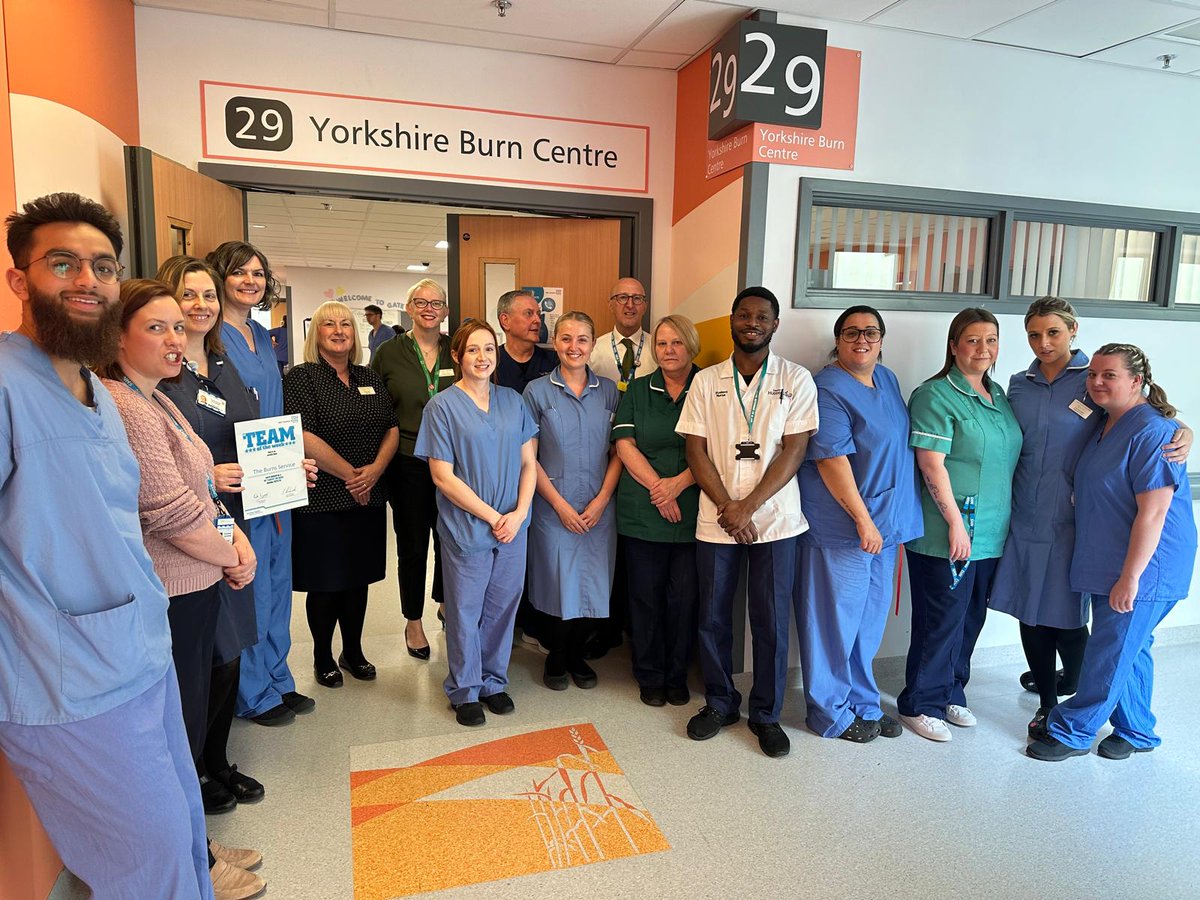 Our amazing burns team on Gate 29 at Pinderfields Hospital recognised for being team of the week and going above and beyond. Lucky to have them. @MidYorkshireNHS