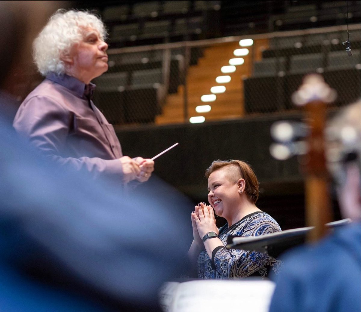 This week: @BRSO debut, Schönberg’s Gurre-Lieder debut, and HOLYCRAPOMG I get to do this with THIS group of artists?!? Genuinely a gift to be with Sir Simon Rattle in Munich. (I’ve had Heidi N Closet *blessed and highly favored* gifs in my brain all week!) 📸 Astrid Ackermann