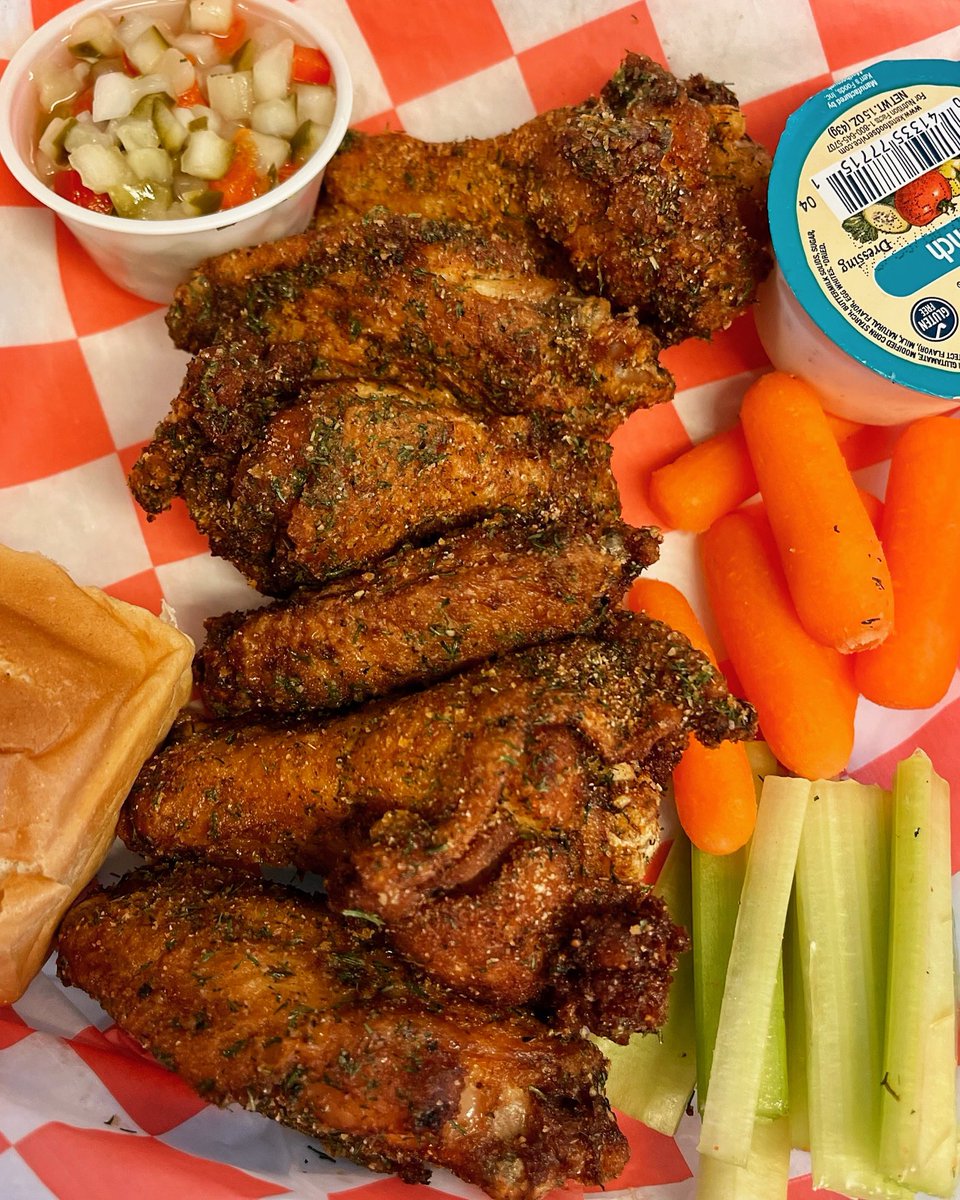 Try this month’s special, Spicy Dill Pickle wings, tonight at Yorkshire Liquors (5669 Quince Rd, Memphis, TN 38119)! We’ll be there 4:00-7:00. #Choose901 #Memphis #MemphisEats #901Eats #EatLocal #Catering #ILoveMemphis #EdibleMemphis #BestOfMemphis