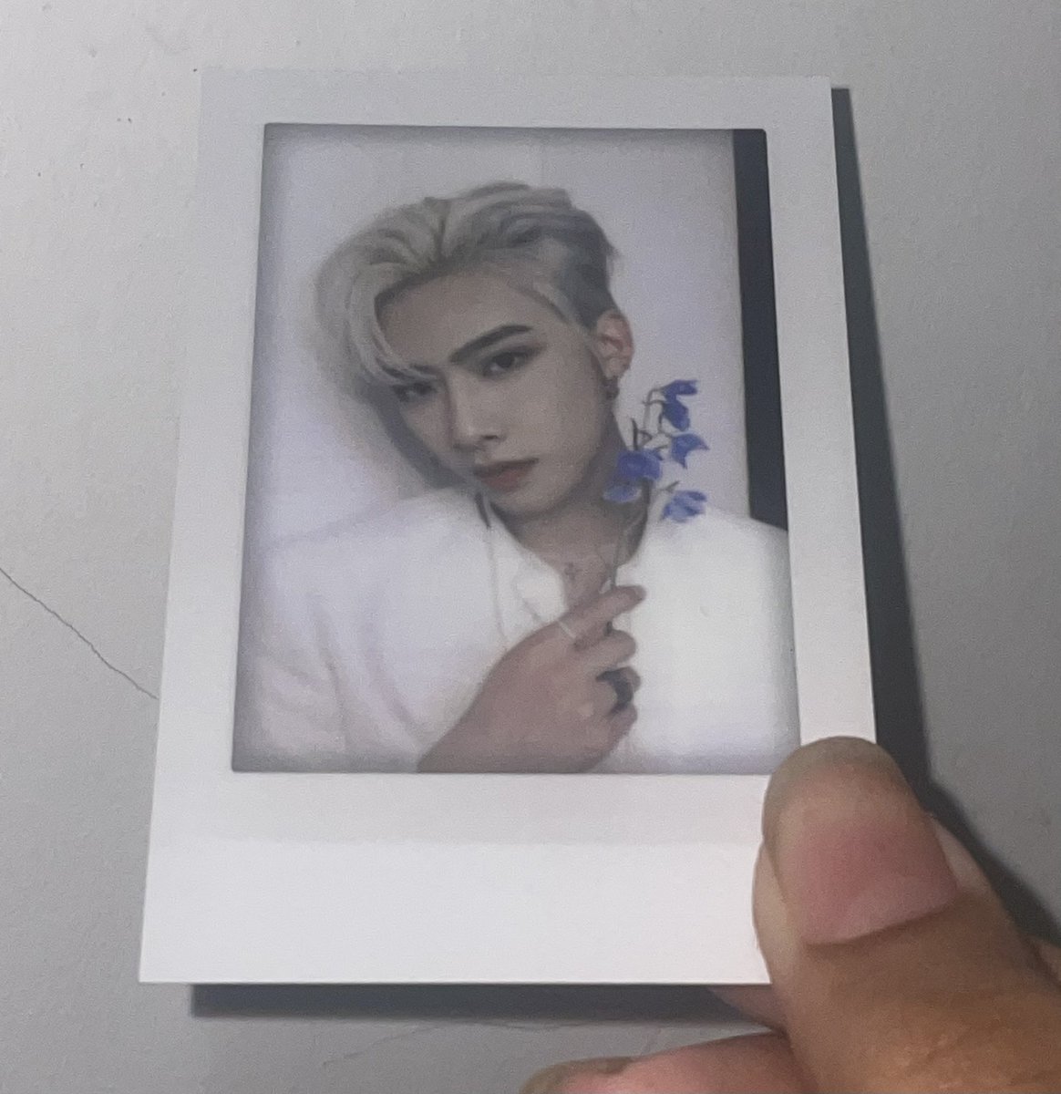 mintychoko's tweet photo. WTT ina 

Have: polaroid ricky tc zb1 fancon 2023
To: polaroid gyuvin/ jiwoong tc zb1 fancon 2023

Good condition, baru bgt nge pull 🥹🙌🏻 https://t.co/cwrNCncsSf