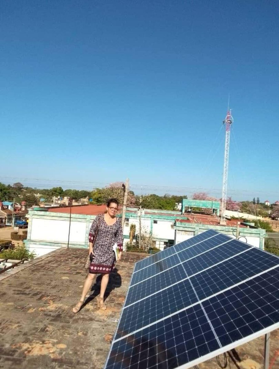 Los paneles solares en el Circulo Infantil Nené Traviesa, en Güira de Melena; están en fase de instalación. Nuestros niños muy pronto estarán disfrutando de los beneficios del Desarrollo Local. Gracias #Prodel!!!
#DesarrolloLocal
#prodel 
#cedel 
#CITMA 
#ArtemisaJuntosSomosMás
