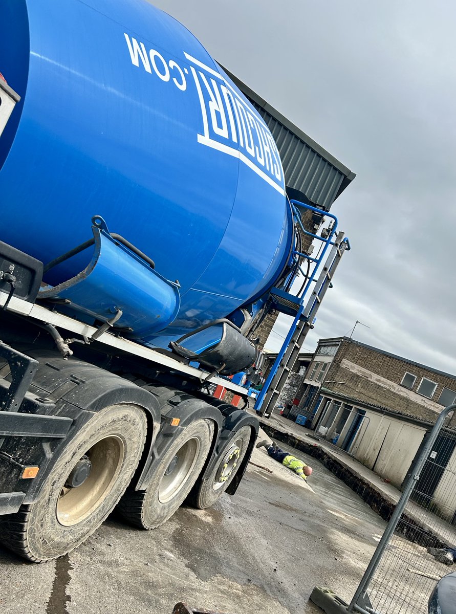 📷Happy Friday Everyone!📷
Earlier in the week our friends <a href="/AshcourtGroup/">Ashcourt Group</a>  gave us a hand with the next stage of our new instalment 📷 this will mean our yard will be a smoother experience for traffic coming onsite. 
(No worker was stuck in any concrete for this pic!)