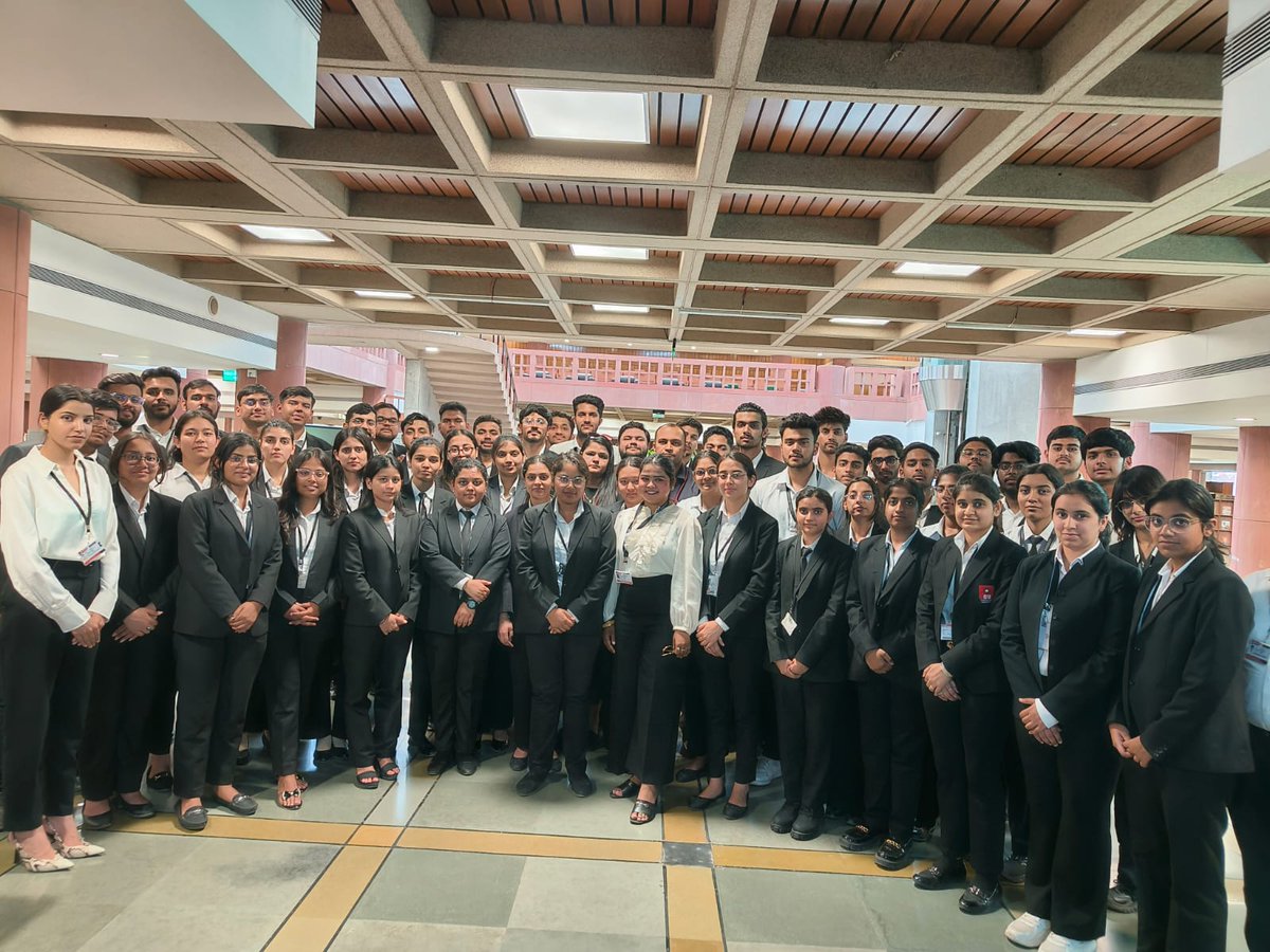 Today, a group of Students and Faculty members from the Chandigarh University, Punjab, had an amazing study📚 visit to Parliament House🏛️, and @parliament_lib.

The visit was facilitated by @LokSabha_PRIDE.

#StudyVisit
#ParliamentHouse
#ChandigarhUniversity