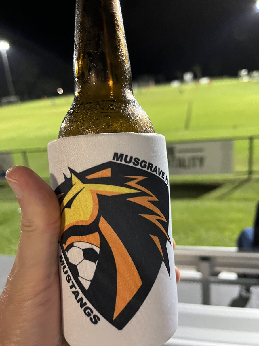 Reckon I’m proper acclimatised now. At the local footy club tonight and it’s currently 20C on The Goldy. And I’m fookin nithered 😉