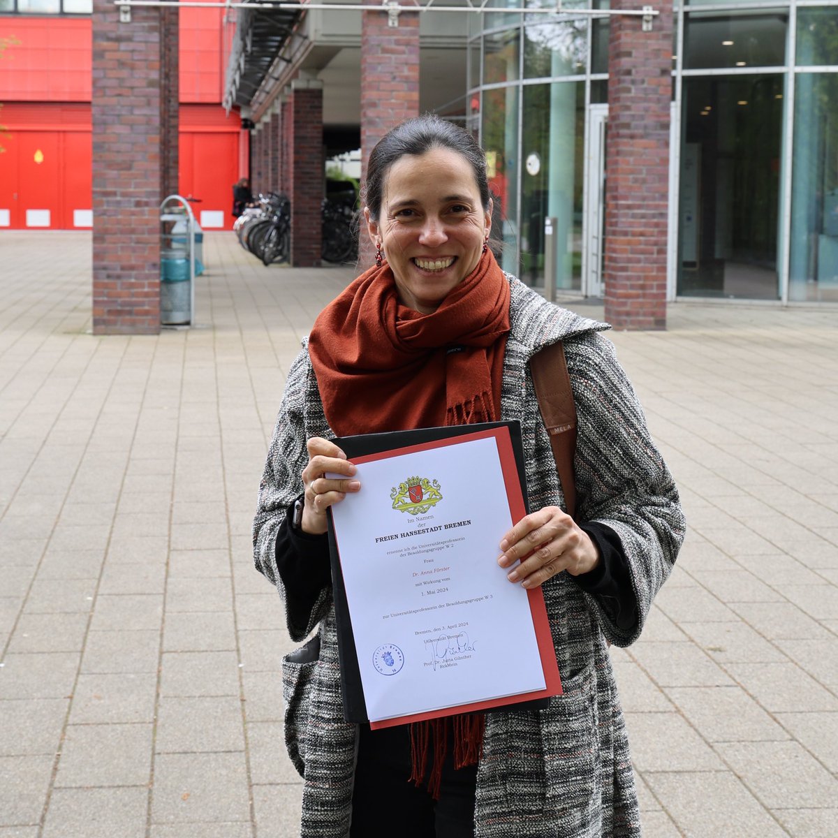 Prof. Anna tweet media