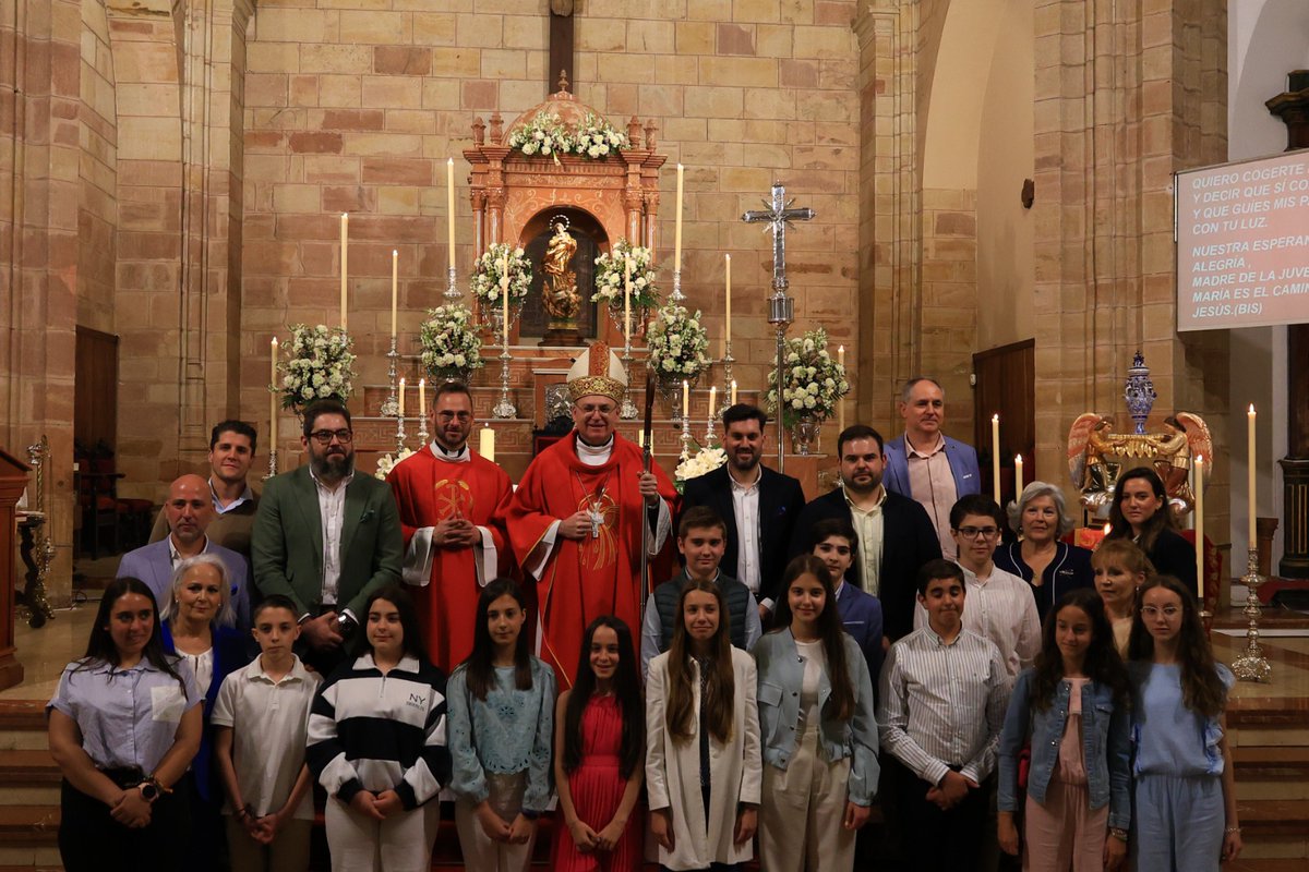 24 fieles de San Bartolomé de Andújar son confirmados en la fe de Cristo resucitado ➡diocesisdejaen.es/24-fieles-de-s…