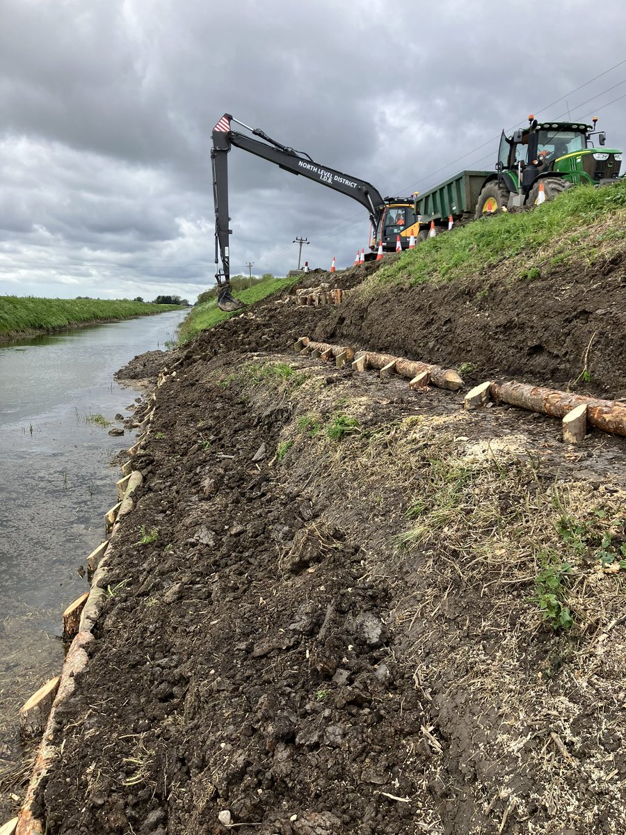 A major slip on the New South Eau being repaired.