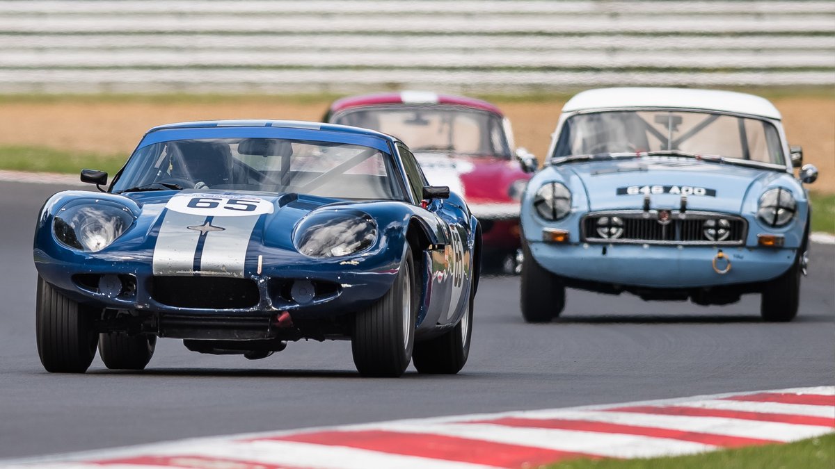 There's still time to get discounted tickets for the Historic Sports Car Club Championships this weekend! 🏁 Book before 4pm today to get advance discounted tickets. Under-13s go FREE! 🎟 🔗 Find out more: snetterton.co.uk/news/2024/apr/…