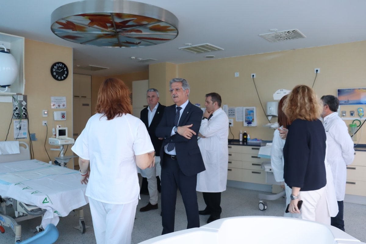 SOCIEDAD|| El secretario general de Humanización conoce los proyectos impulsados por el Hospital Universitario Poniente ... d-cerca.com/noticia-44649/… <a href="/HUniv_Poniente/">Hospital Universitario Poniente</a>
