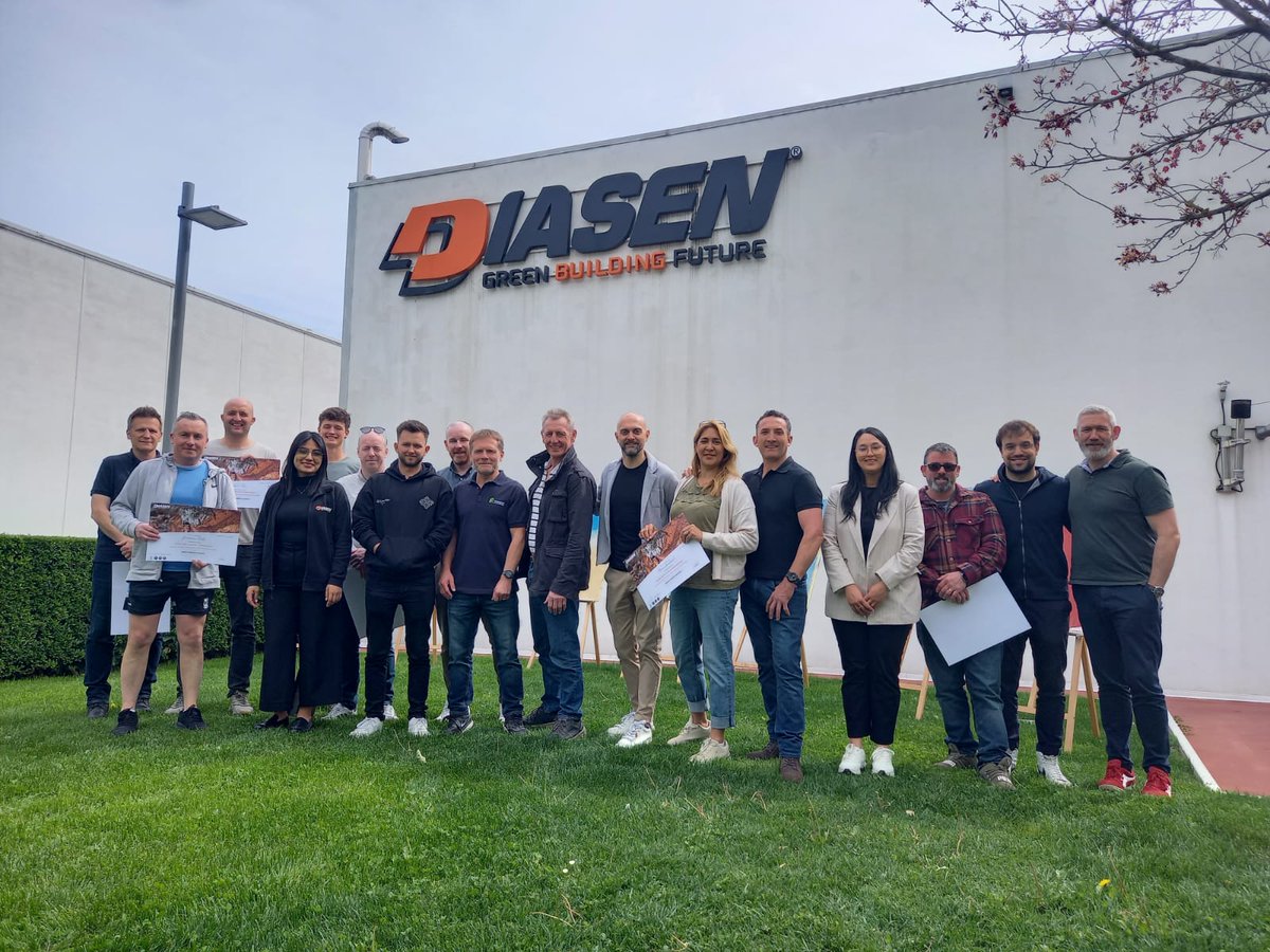 ecologicalbuild's tweet photo. An inspiring few days with our partners #Diasen in Italy. A unique opportunity for installers from UK & Ireland to visit Diasen’s manufacturing site, observing the production process, followed by advanced training & installation techniques for #Diathonite and ancillary products. https://t.co/R1wgAT4ti7