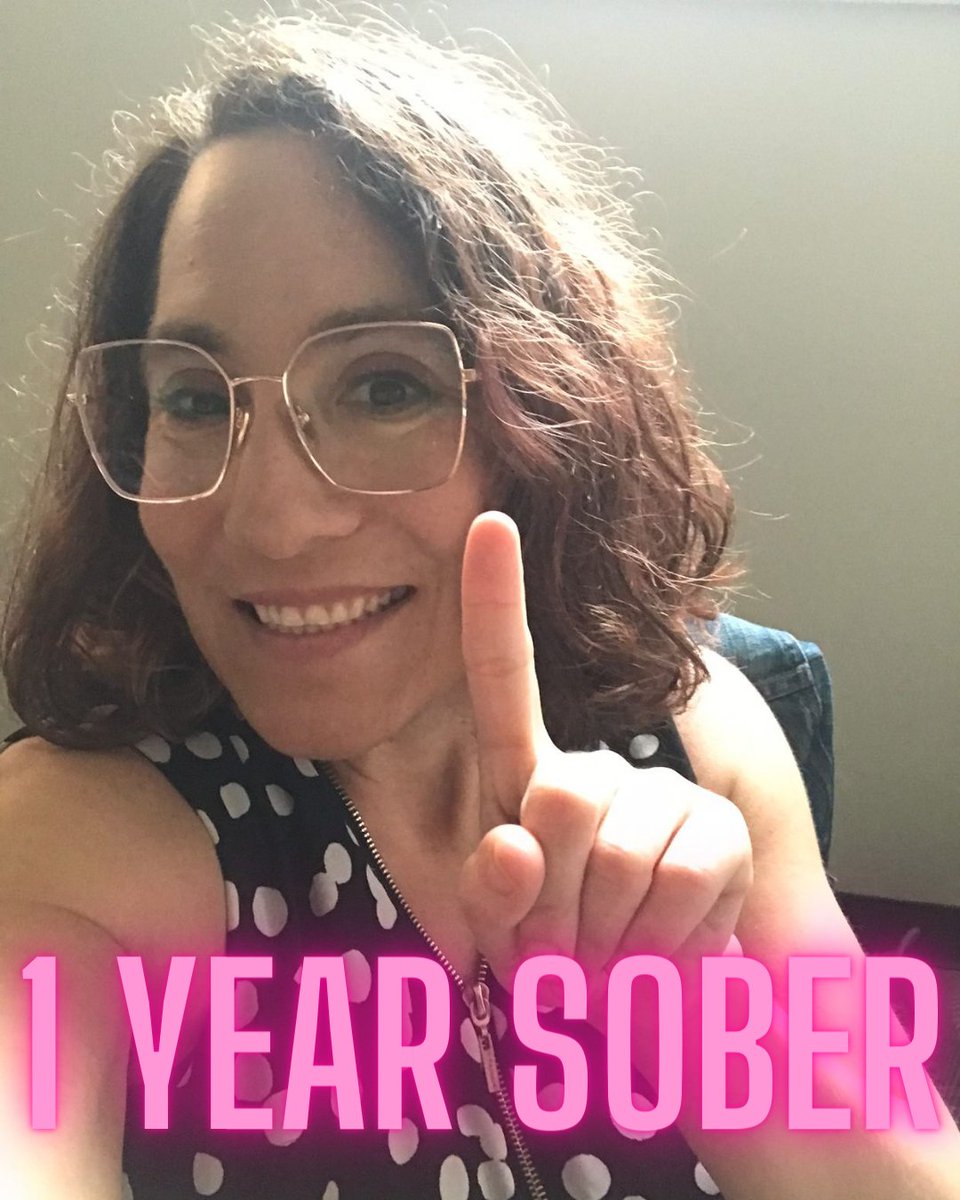 Eliana Katchkey 🗣️ Today I'm one year sober. 
Last year around this time I was wearing a mask. A mask which fooled everyone around me, including myself that I was doing 'fine' in life. The reality behind that mask was that I wasn't. At all. 
#soberlife #sober #soberaf