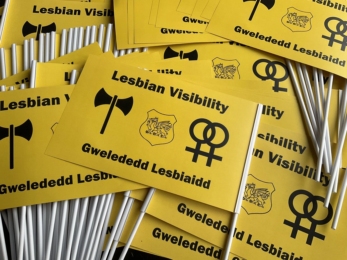 Hand waving flags are ready! #LesbianVisibility #LesbianPower #LesbianResistance #LesbianVisibilityWales #LesbianVisibilityCardiff @GetTheLOutUK @WRNWales @MerchedCymru @LGBAllies_Cymru