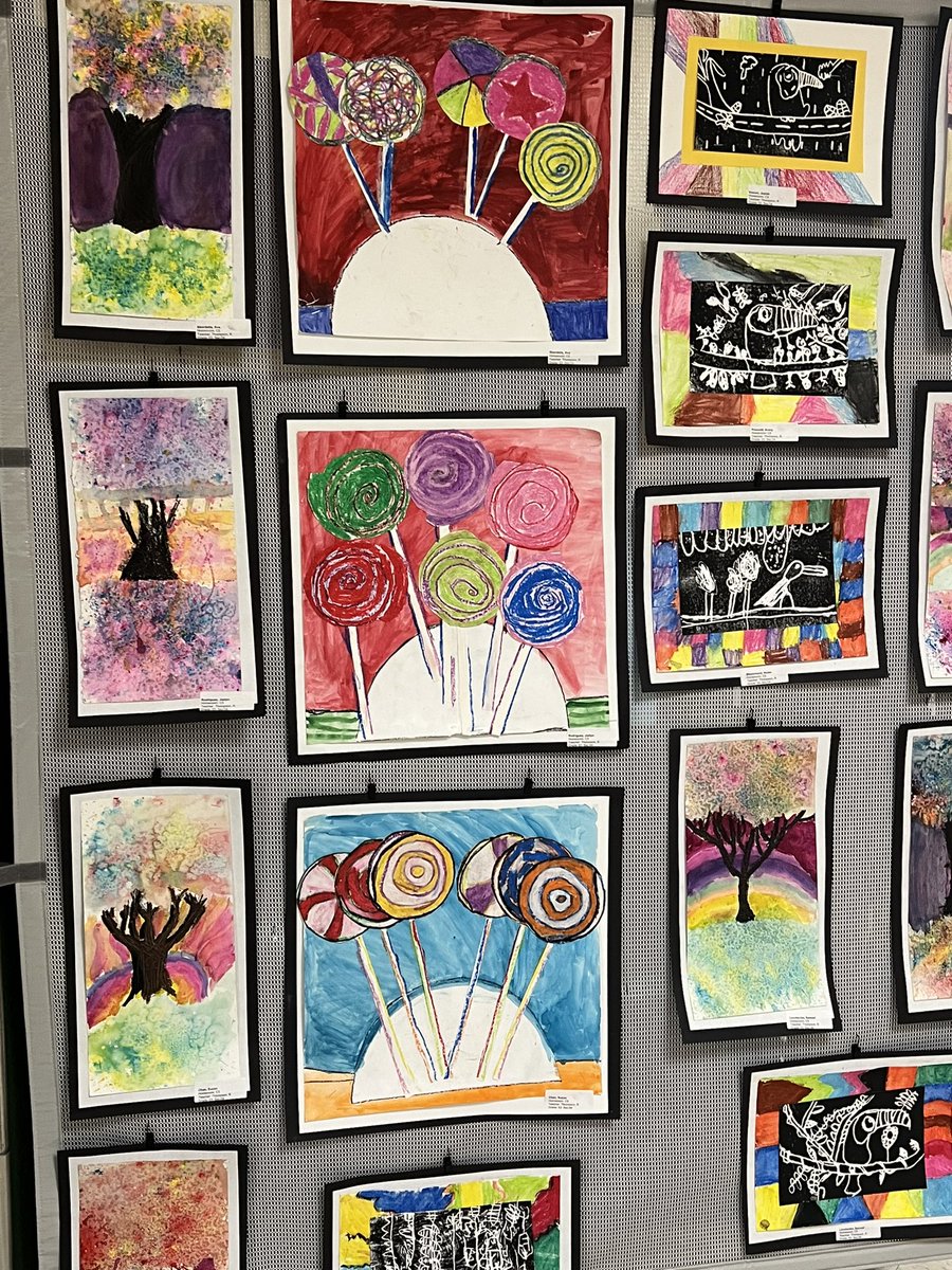 mrs__kaiser's tweet photo. What a wonderful art show last night!  Thank you, Mrs. Ryan! 🎨 @csd_south https://t.co/ubDbNvRrnk