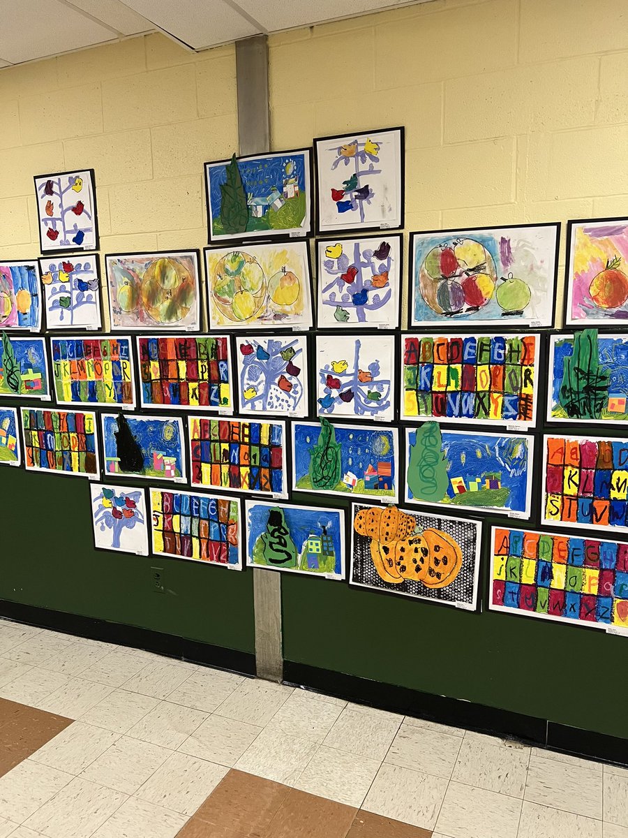 mrs__kaiser's tweet photo. What a wonderful art show last night!  Thank you, Mrs. Ryan! 🎨 @csd_south https://t.co/ubDbNvRrnk