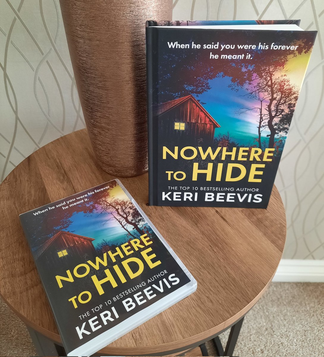 Thank you, @UlverscroftLtd for my MP3 disc of #nowheretohide I had to treat myself to one of the fab hardbacks too. Don't they look pretty together? @BoldwoodBooks