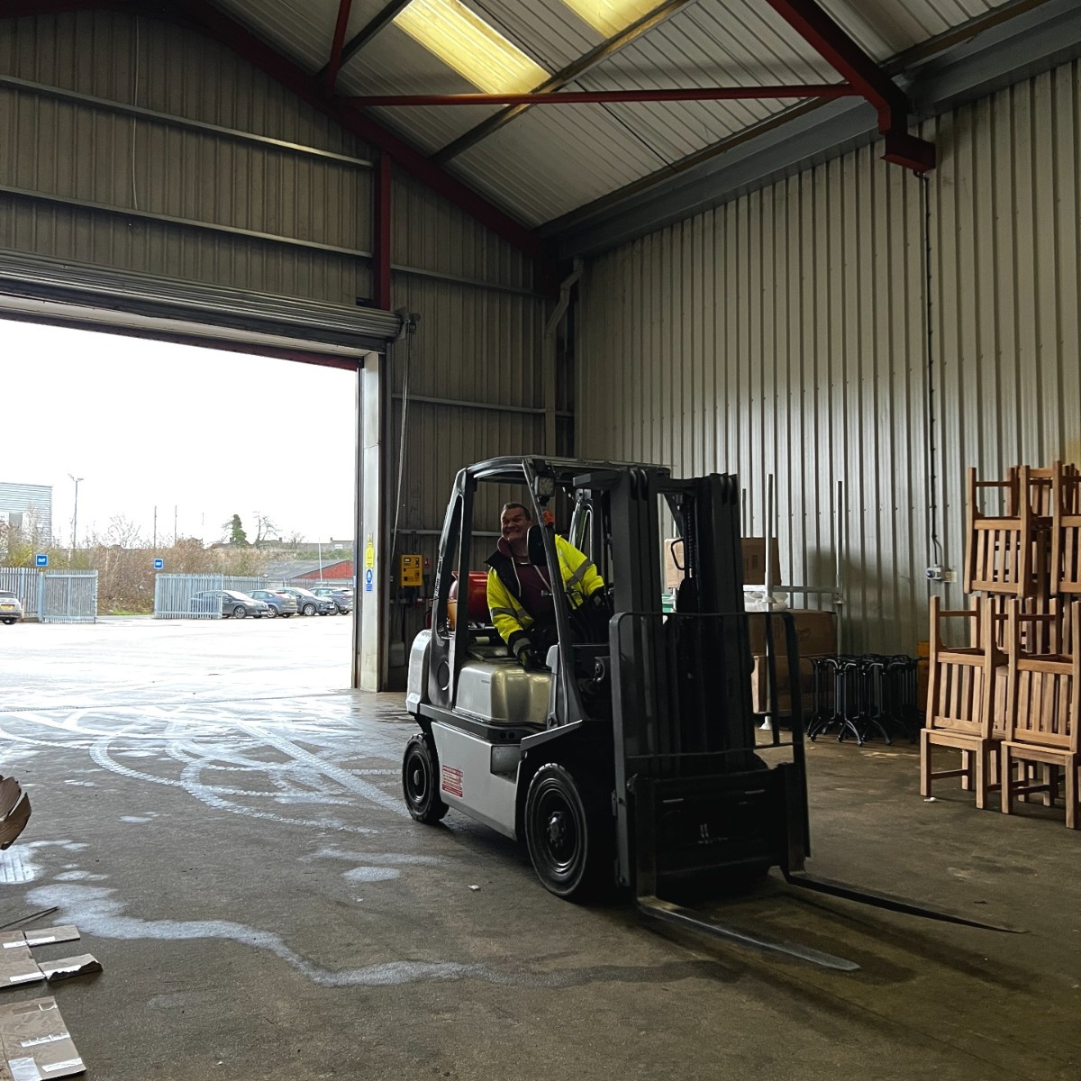 Pete working hard in our warehouse today!🚚

We've had a busy flow of deliveries leaving LeisureBench this week with lots of customers upgrading their garden furniture for spring 🌷🌿

#Furniture #CommercialFurniture #BespokeFurniture #OutdoorFurniture #Staff