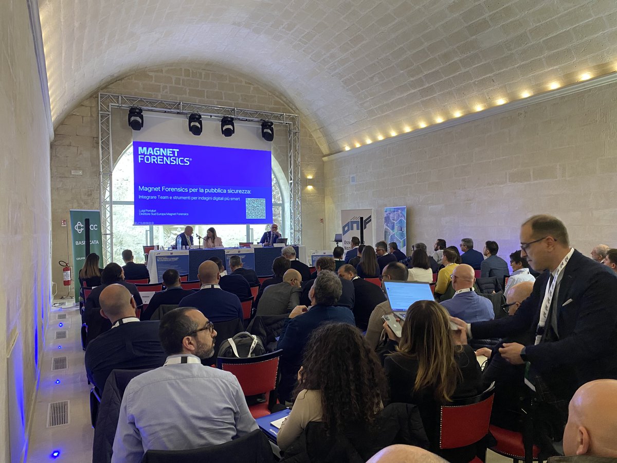 Giornata intensa e piena di interventi estremamente interessanti quella di oggi a Matera, all'evento #DigiSec2024. Ringraziamo @ONIF per l'organizzazione e tutti i partecipanti che sono passati a trovarci per conoscere. Un ringraziamento particolare a Pasquale Di Tolla!