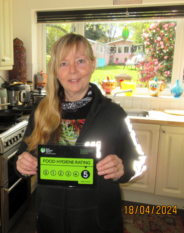🥳 A big congratulations to Lorraine at Love Burf-e, based in Kinver who has recently achieved a food hygiene rating of 5! Great work Lorraine, South Staffs is thrilled to have another top rated business. 👉 Check out the ratings on ratings.food.gov.uk