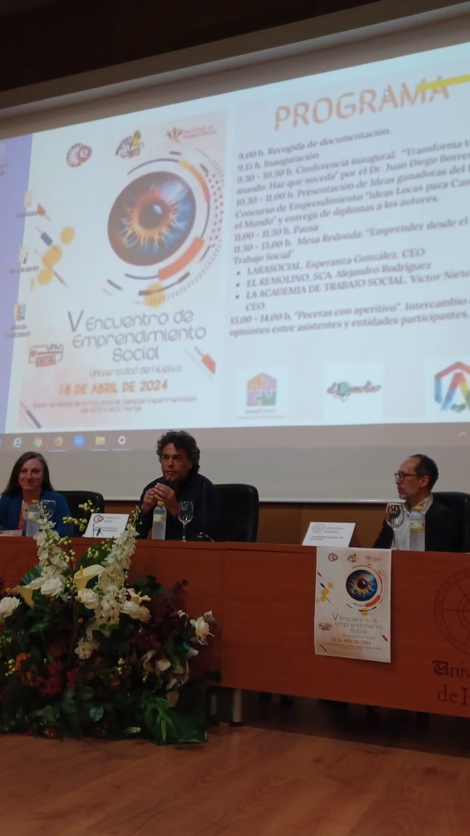 ➡️Ayer, #LaLonjadelaInnovación estuvo en el V Encuentro de Emprendimiento Social de la Universidad de Huelva Allí pudimos disfrutar de varias actividades como la conferencia 'Transforma tu mundo: Haz que suceda' o la mesa redonda 'Emprender desde el Trabajo Social' @UniHuelva