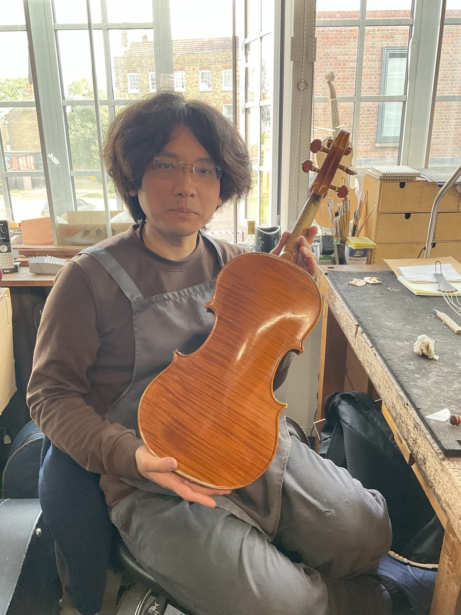 Keisuke is making a new bridge and soundpost for a beautiful Rowland Ross baroque viola today #baroque #viola #luthier