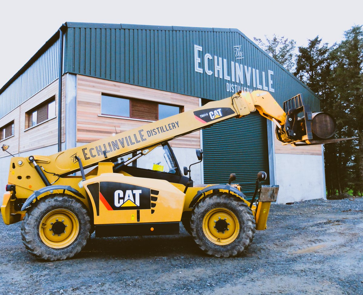 Echlinville's tweet photo. A bit of help with the heavy lifting
#echlinvilledistillery #echlinvillewhiskey #irishwhiskey #farmdistillery https://t.co/3sDP6rVxiF