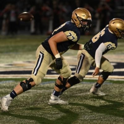 Lemont @lemont_football 2025 OL @Jdsulz40 Jake Sulzberger is starting to see his football recruiting coming together this spring. Sulzberger checks in and updates us on his latest recruiting news, time frame for a decision and more here edgytim.rivals.com/news/ol-sulzbe…