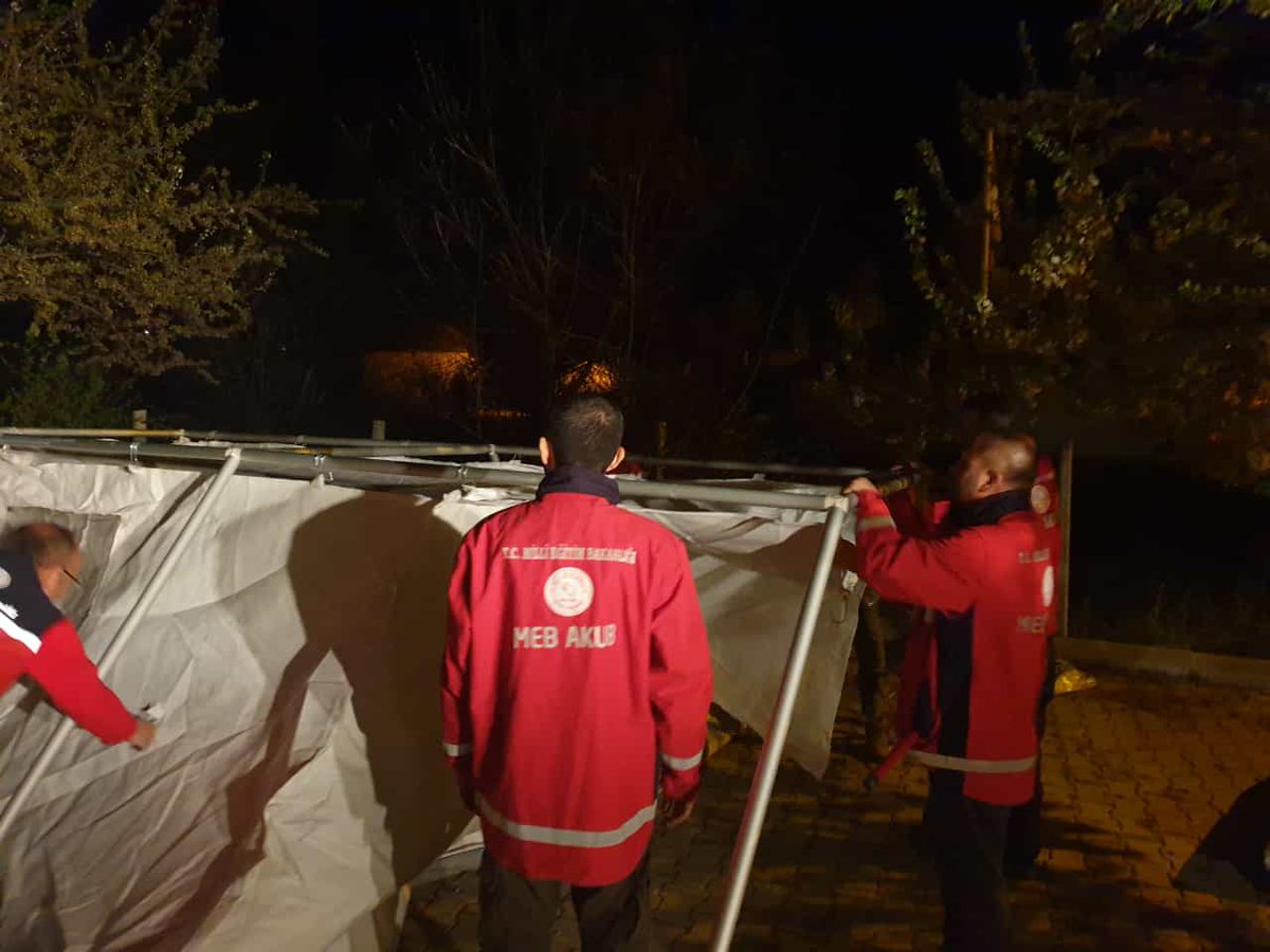 Maarif Ailemiz Her Daim Sahada, Milletimizin Yanında!

Tokat'ta depremden etkilenen vatandaşlarımıza geçmiş olsun dileklerimizi sunuyoruz. MEB AKUB ekiplerimiz depremin ilk anından itibaren olay yerinde yardım çalışmalarına katıldı.

<a href="/tcmeb/">Millî Eğitim Bakanlığı</a> <a href="/Yusuf__Tekin/">Yusuf Tekin</a> <a href="/omurfatih/">Ömür Fatih Karakullukçu</a>