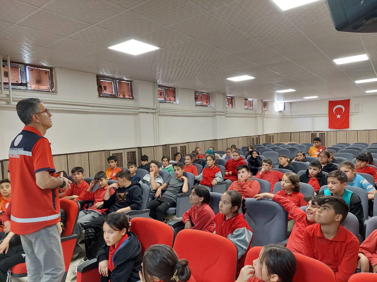 Afetlere karşılık hazır olma, afet öncesi ve sonrasına yönelik farkındalık eğitimlerimiz devam etmektedir.
<a href="/meb_dhgm/">Destek Hizmetleri Genel Müdürlüğü</a> <a href="/omurfatih/">Ömür Fatih Karakullukçu</a> <a href="/ozkan_meb/">Özkan AVCI</a> <a href="/gokhanmurat1/">Murat YİĞİT</a> <a href="/AynrTurkoglu/">Aynur Türkoğlu</a> <a href="/konyamem/">Konya İl MEM</a>