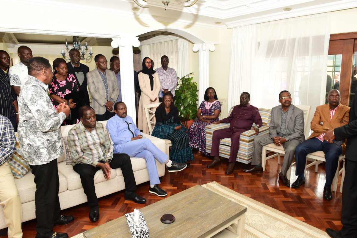 ItsMwangiWaIria's tweet photo. I have this afternoon joined fellow Azimio leaders @RailaOdinga @skmusyoka @GovWOparanya @orengo_james among others to condole with the family of the fallen General Francis Ogolla. https://t.co/veNIP7r6OA