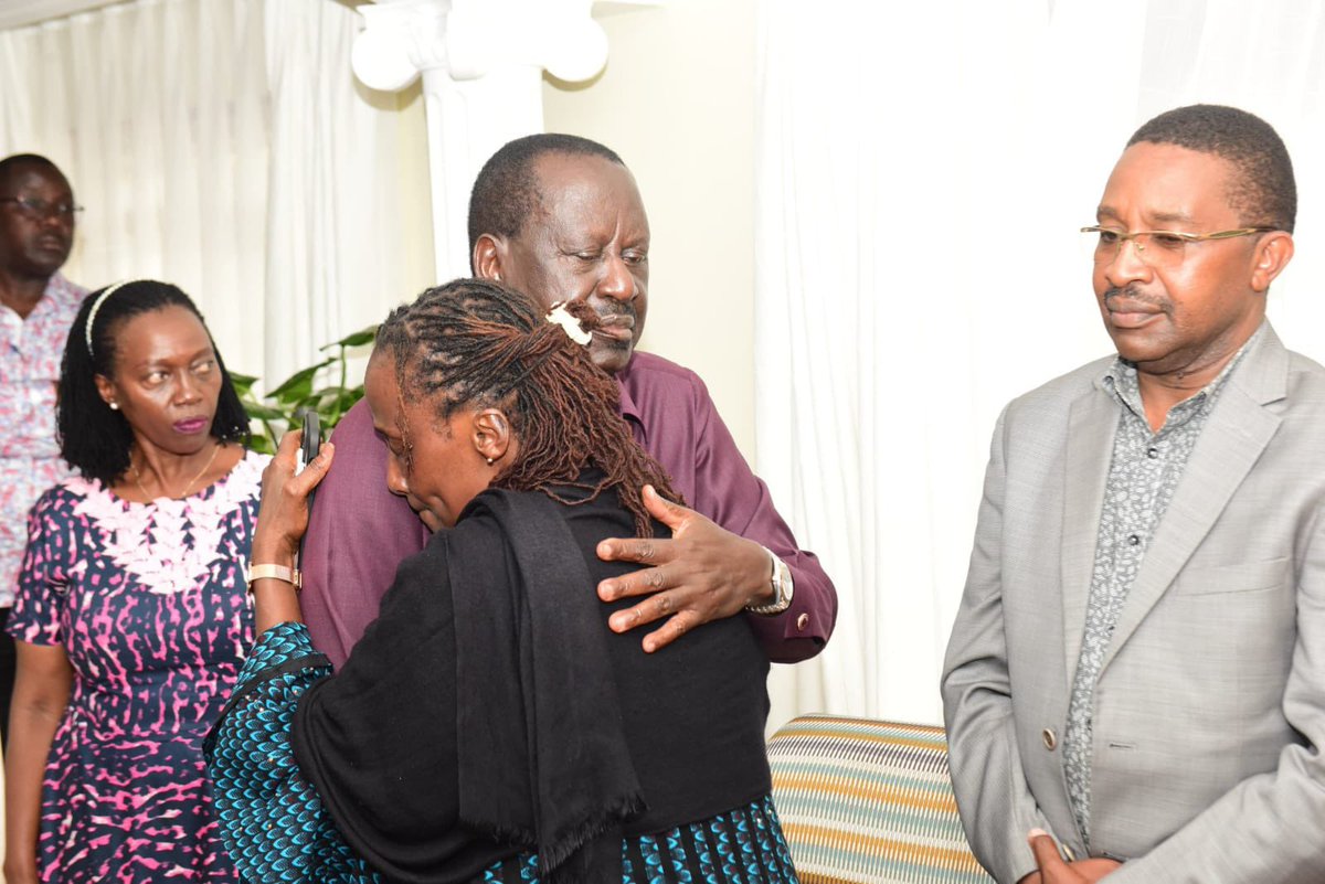 ItsMwangiWaIria's tweet photo. I have this afternoon joined fellow Azimio leaders @RailaOdinga @skmusyoka @GovWOparanya @orengo_james among others to condole with the family of the fallen General Francis Ogolla. https://t.co/veNIP7r6OA