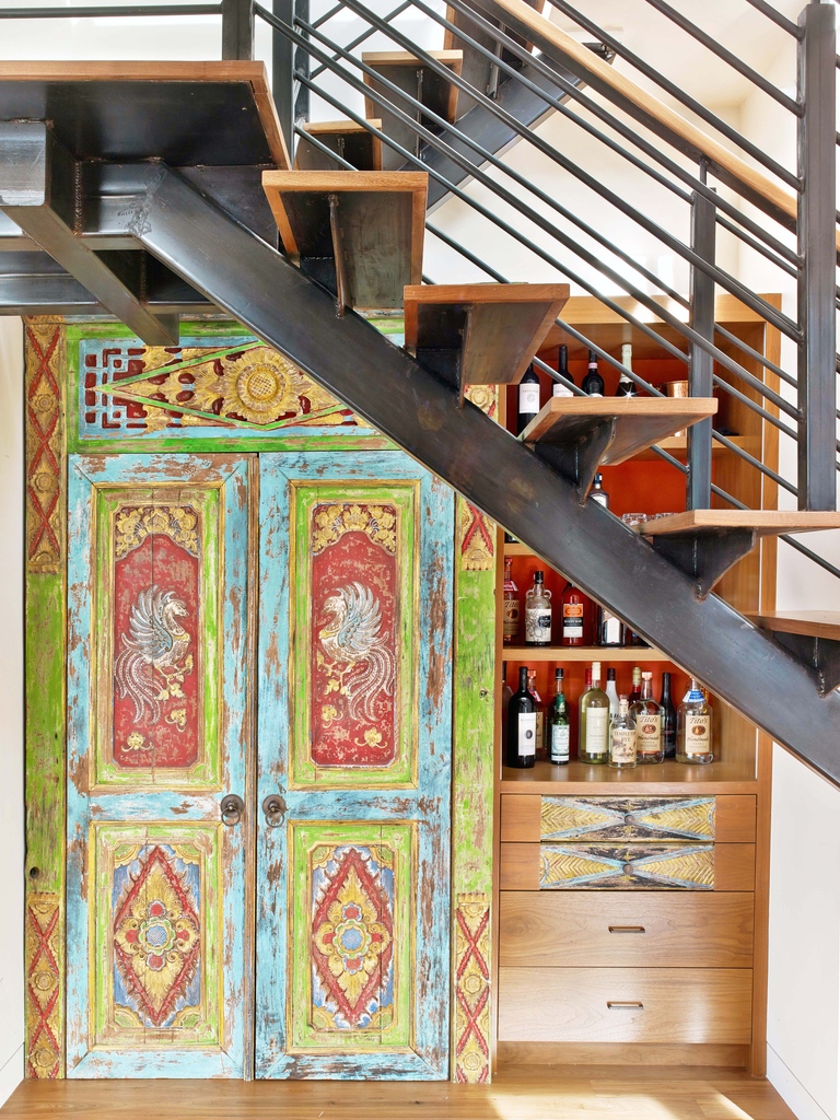 It's definitely 5 somewhere! We created this sneaky bar and coat closet with temple doors Kati brought back from Bali. 🪄 #moderninteriors #modernhome #contemporaryhome #penthouse #miamiinteriordesign #condodesign #livingarea #penthousedesignideas