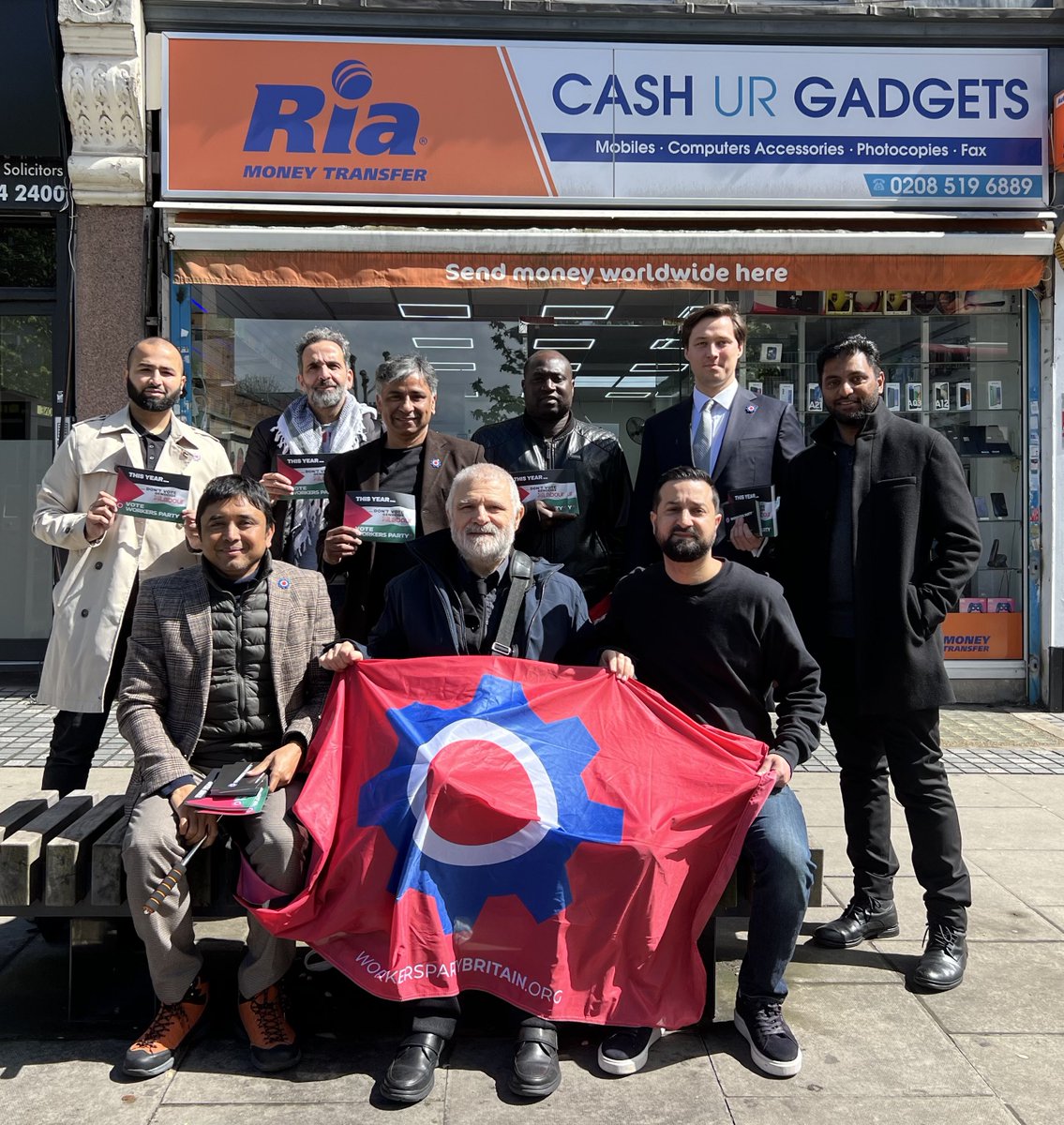 Visiting a Friday pray today in Forest Gate as the @WorkersPartyGB east London candidates. Thank you to our local businessman the owner of Cash Ur Gadget Woodgrange Road Forest Gate. Time to wake up the community against the #UniParty