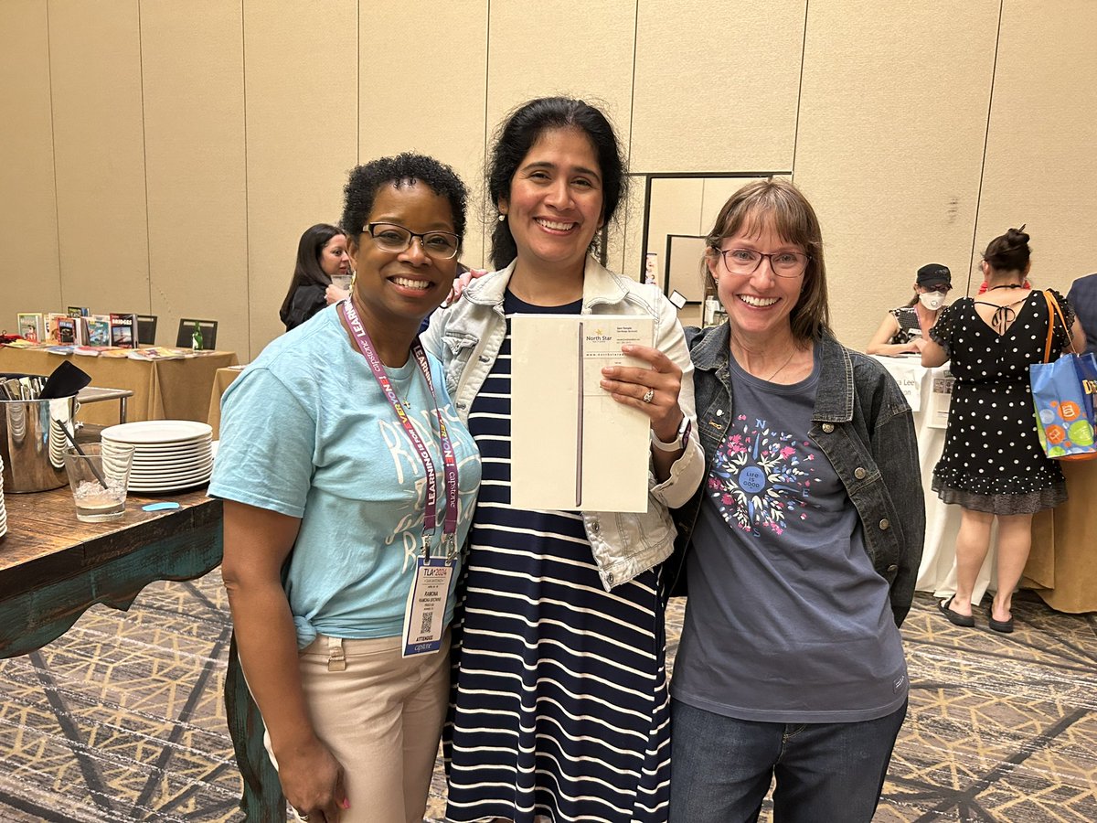 FittsLibrary's tweet image. TLA conference in San Antonio was amazing!  Met authors, learned about  new digital tools and lesson ideas for the library and won an iPad! @FISD_Libraries @RiddleElem
