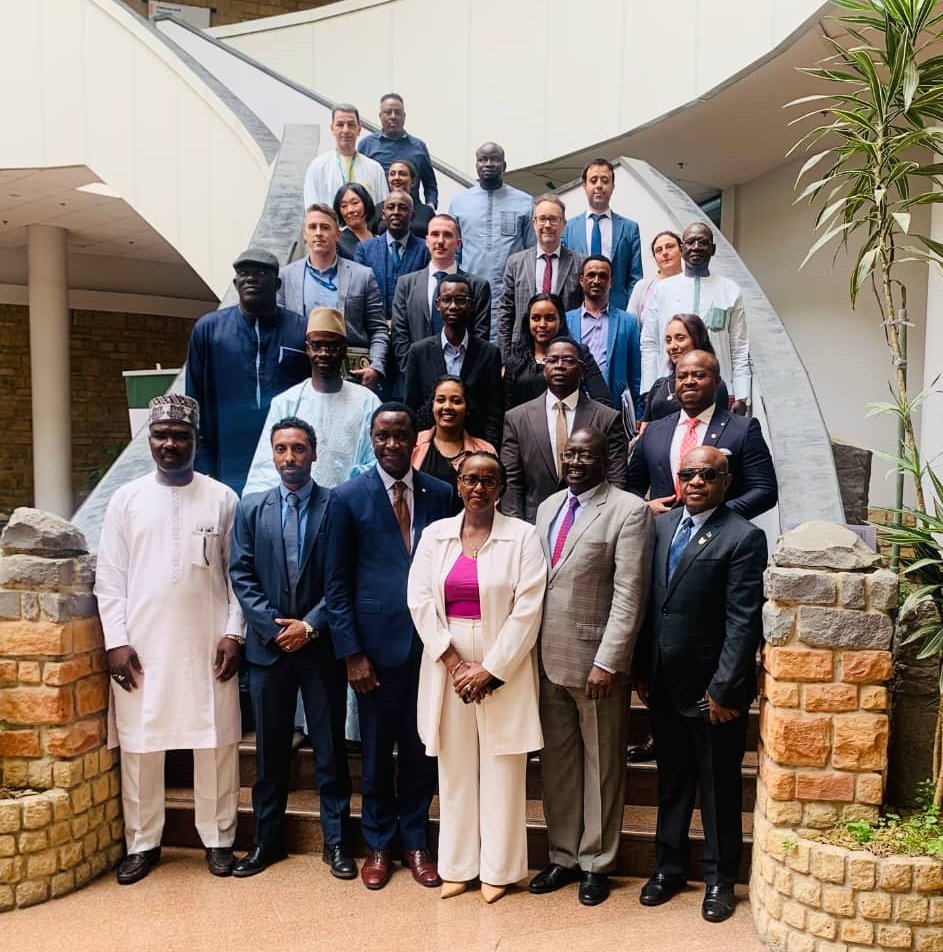 The roundtable reaffirmed the commitment of African states and partners to a mine-free #Africa. This includes a renewed push for a universal adherence to the Anti-Personnel Mine Ban Convention (APMBC) and to consider innovative technology to detect & clear mines. #MineAction