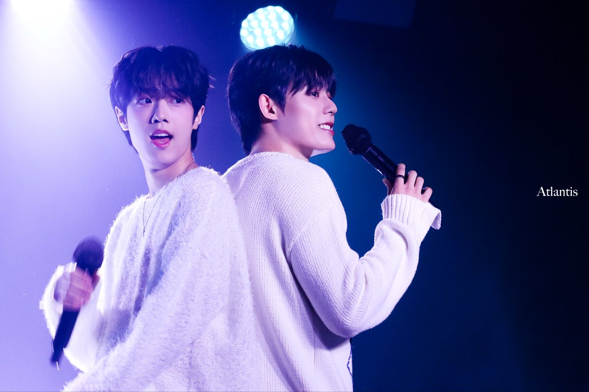 atlantisbxb's tweet photo. 240329  BXB  『Airplane』지훈 하민 HQ☁︎

둘이서 등을 맞대고 노래하는 이때가 기다려져

#BXB #비엑스비 #지훈 #JIHUN #하민 #HAMIN 
#Wings #Airplane #에어플레인
#2024BXBPROMOTIONEVENTINJAPANELEVATION https://t.co/zZWEjPUBoA