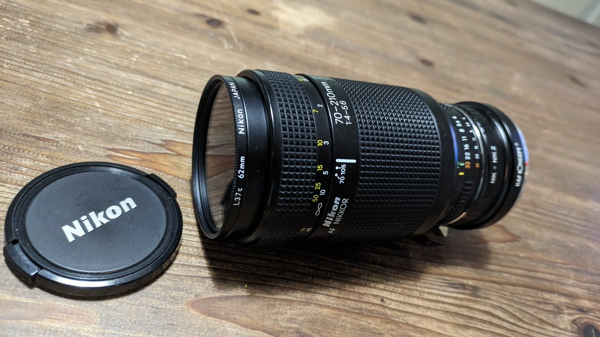 私は AF Zoom ニッコール70-210mm f4-5.6 Nicon 

カメラは

まだ

無い