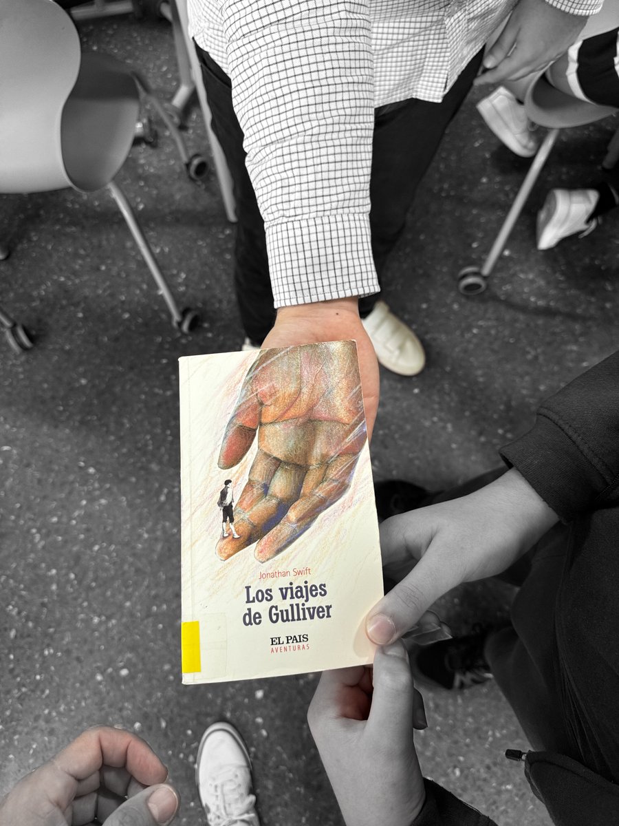 PepeTorreblanca's tweet photo. Para el #23Abril estamos realizando estos #bookface en la biblioteca del @IesMontes ¡Qué divertidos son! 👇
#diadellibro2024 @RedBECREA #bibliotecaescolar #CREATIVIDAD https://t.co/Qc50hlDLEE
