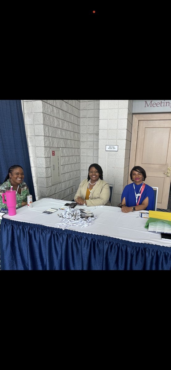 NicholasBr43077's tweet photo. I had such a wonderful day judging the FBLA competition in Mobile. I connected with new people, and I met some very articulate students when judging the speech competition! https://t.co/YRCv0me0Gl