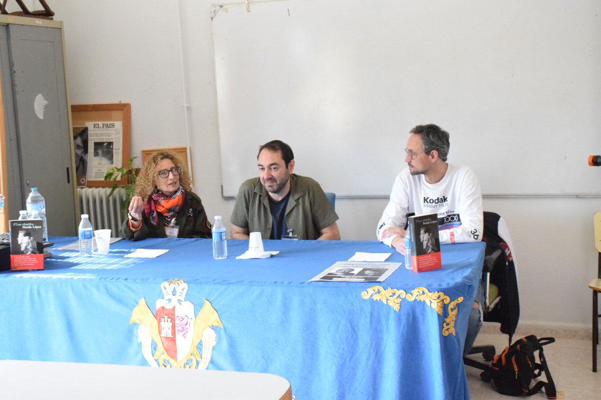 Junta_Ex's tweet photo. La Junta de Extremadura acerca la lectura al centro penitenciario de Cáceres a través del Plan de Fomento de la Lectura.

En esta actividad, el escritor Nando López ha compartido su pasión por la lectura y su proceso creativo.

📲 @cultura_EXT 

👉 https://t.co/2lnvFZaj5U https://t.co/kxlMlw0BII
