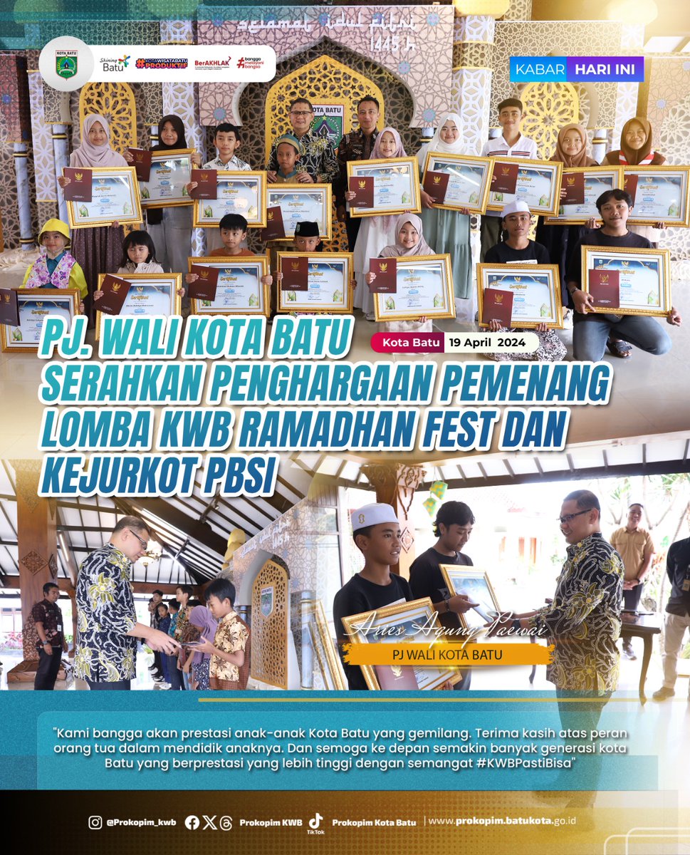 Pj. Wali Kota Batu, Aries Agung Paewai, menyerahkan sertifikat penghargaan dan apresiasi kepada para pemenang KWB Ramadhan Fest 2024 dan Kejurkot PBSI 2023, di Pendopo Rumah Dinas Wali Kota, Jumat (19/4/2024). instagram.com/p/C58QbJ6P9Aj/…