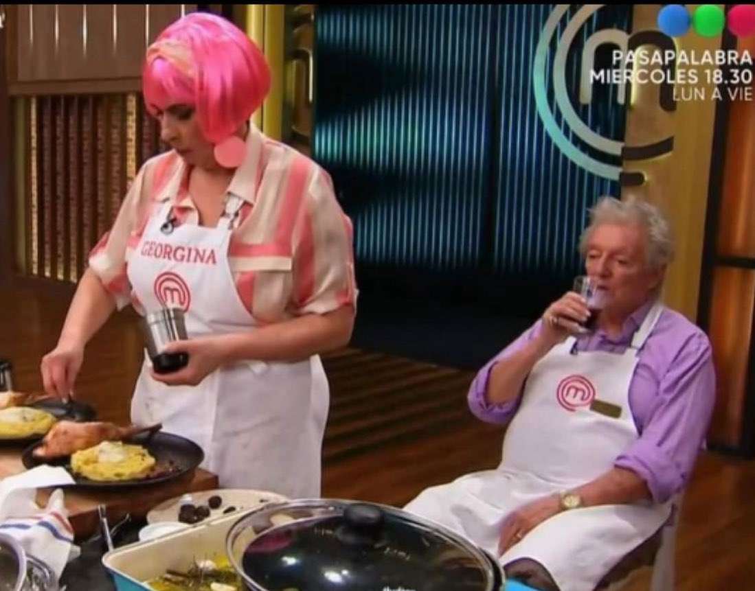yo ayudando a cocinar
