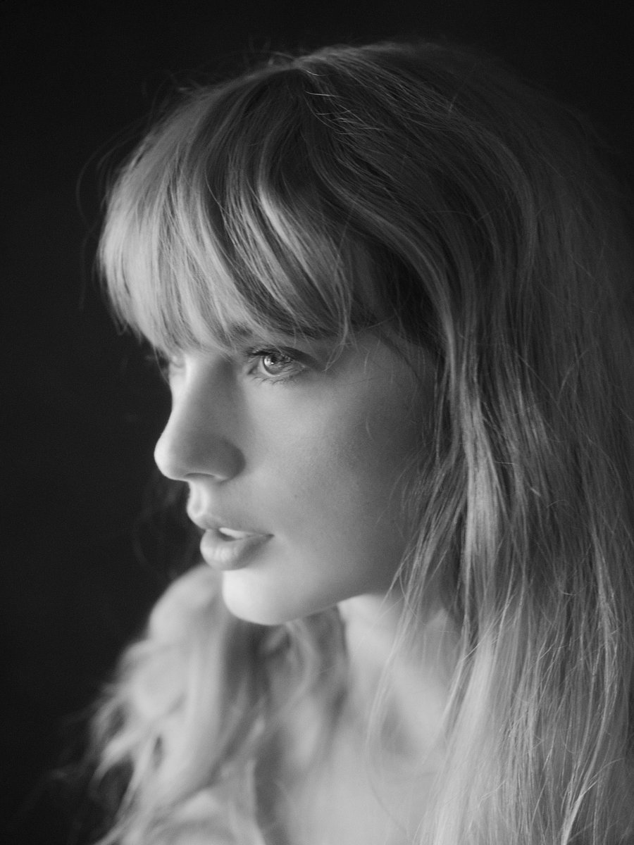 ¡Entre reinas se apoyan! 👏🏻

#EmmaStone tiene créditos en la canción "Florida" de #THETORTUEDPOETSDEPARTMENT, el más reciente álbum de #TaylorSwift 🎶