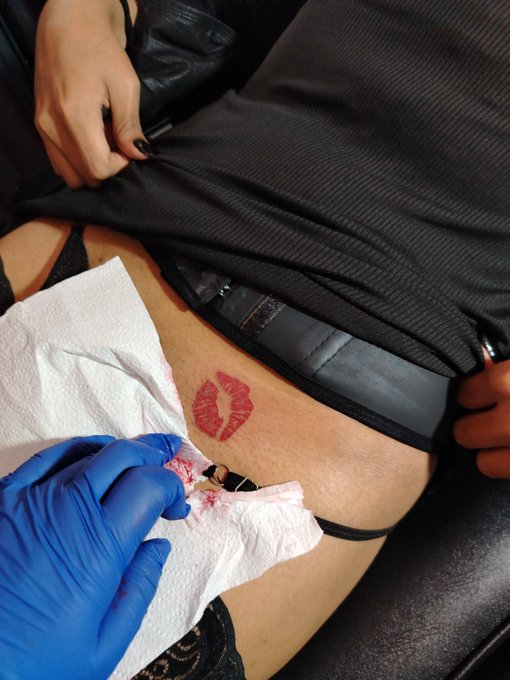 💋 Mi Primer Tatuaje 💋🔥  #tattoo #tatuaje #tatto #transgenero #TS #tranny #shemale #trapito #sissy #crossdresser<a href="/tag/tattoo"class="tags">#tattoo</a><a href="/tag/tatuaje"class="tags">#tatuaje</a><a href="/tag/tatto"class="tags">#tatto</a><a href="/tag/lingerie"class="tags"><span>#lingerie</span></a><a href="/tag/makeup"class="tags"><span>#makeup</span></a><a href="/tag/tranny"class="tags"><span>#tranny</span></a><a href="/tag/highheels"class="tags"><span>#highheels</span></a><a href="/tag/kiss"class="tags"><span>#kiss</span></a><a href="/tag/trap"class="tags"><span>#trap</span></a>