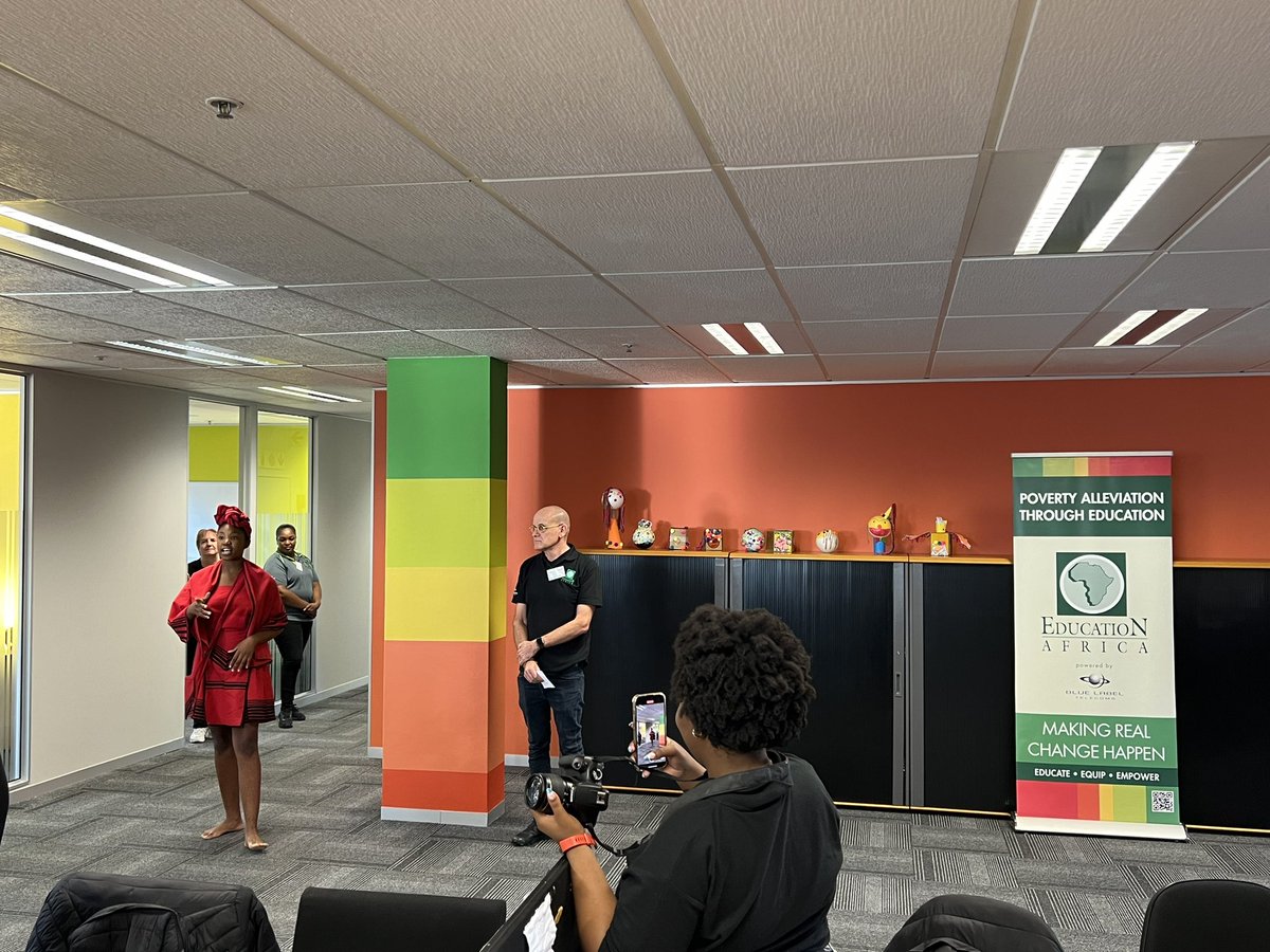 OGruenbacher's tweet photo. Beautiful new office facilities for #EducationAfrica with ample space to grow even further across! Thank you for the invitation @JamesUrdang & keep up the great work!
Important also for #MasibambaneCollege - Vienna🇦🇹 @Stadt_Wien was instrumental in founding it
#AustriaInZa https://t.co/rlWxFxT6Pp
