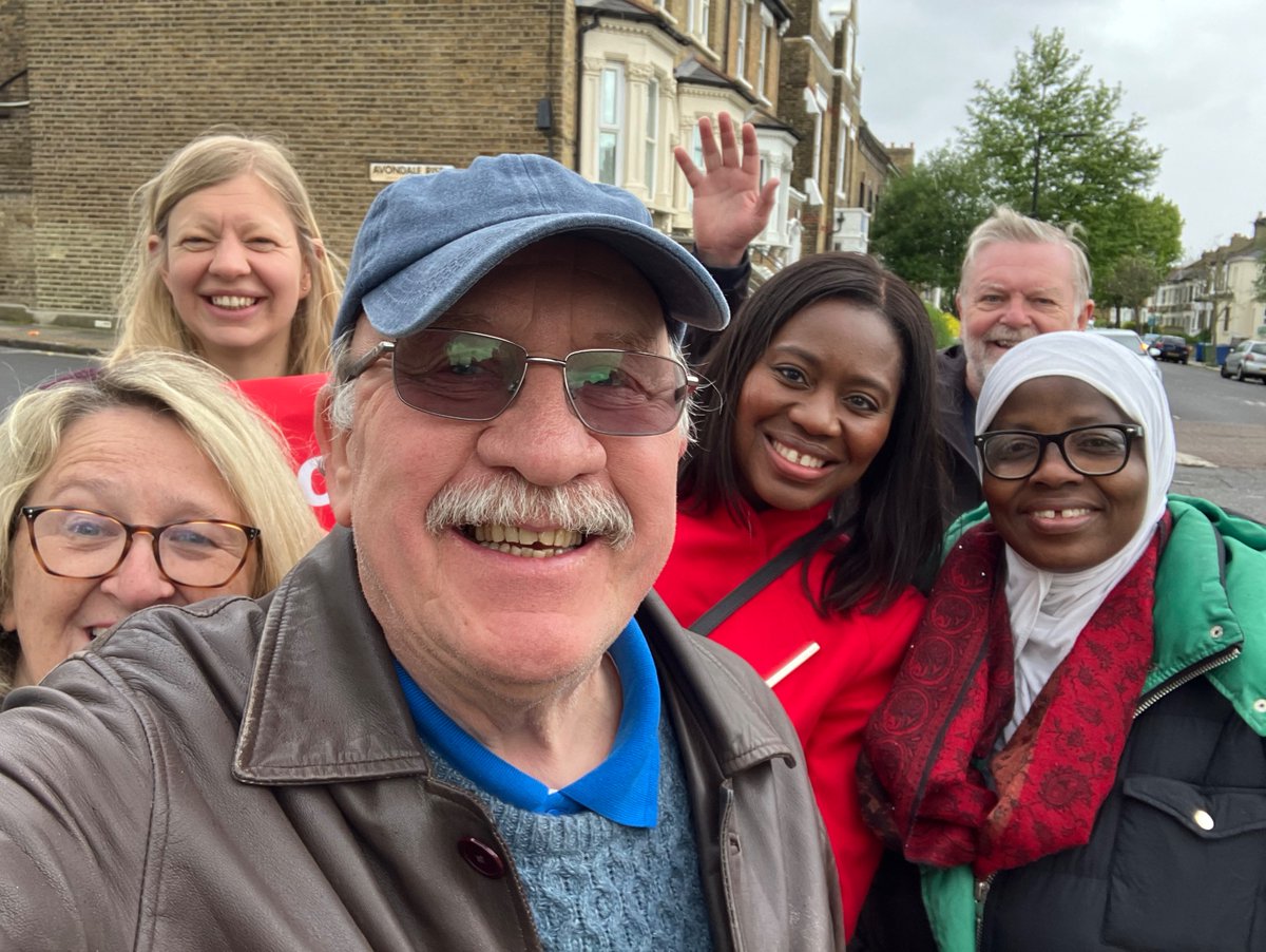 Friday morning out in the Peckham Rye Ward getting lots of support for Sadiq Khan and Marina Ahmad. @Miatsf @SouthwarkLabour