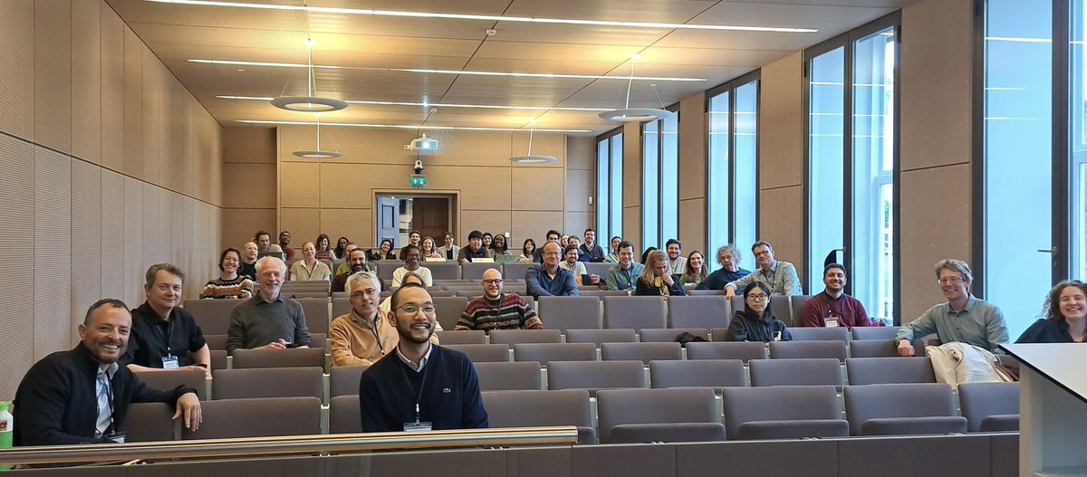 So happy that the 13th Dutch Development Economics (DuDE) Workshop was a success! 1,5 intense days with great talks and deep discussions about first order problems in development economics. Thanks to all speakers, discussants, audience and organizers!