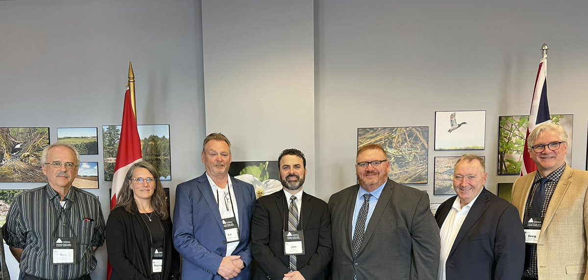 Few Ministers of Natural Resources understand the #aggregate industry than Graydon Smith. It's a privilege to work with him & his team. @_OSSGA delegates led by Jim Petrella spent an hour with the Minister to discuss how we can better work together