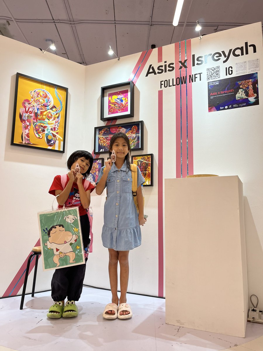 Our little FCs. 

Asis x Isreyah : Ai (愛♥︎)&amp;Bear 1st ever physical showcase at Art of the Future by Street Star Art Space. 

See NFTs 🔗⬇️⬇️⬇️

This photo was permitted by the both minors' parent and the minors themselves.